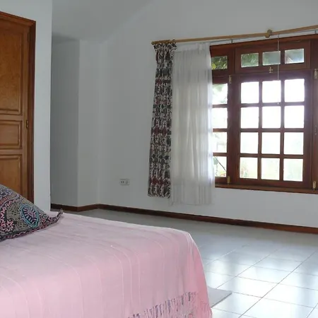 Villas Edenita *